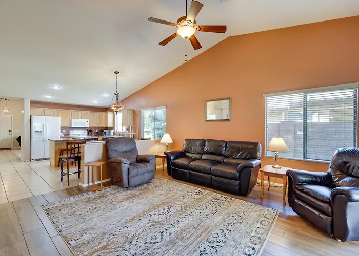 Swim, Golf, Unwind! W/ Patio Holiday home Queen Creek