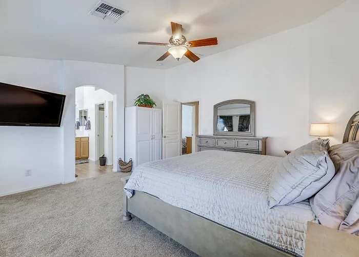 Swim, Golf, Unwind! W/ Patio Holiday home Queen Creek