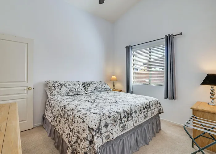 Swim, Golf, Unwind! W/ Patio Holiday home Queen Creek
