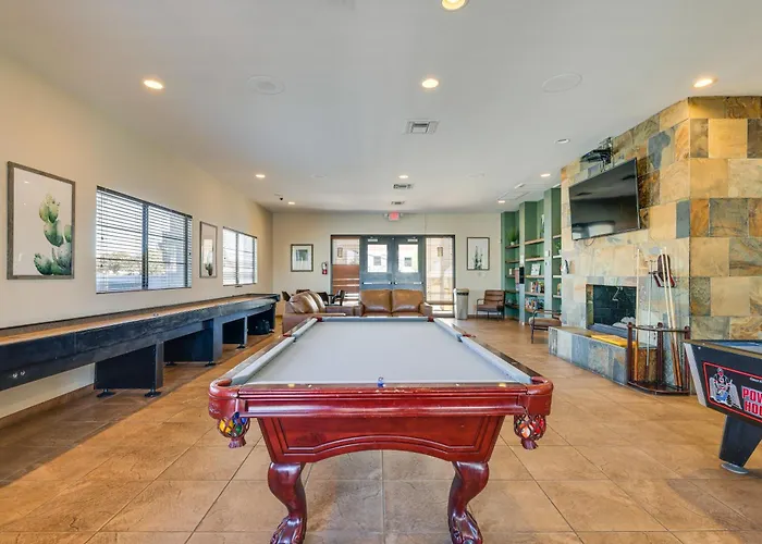 Swim, Golf, Unwind! W/ Patio Holiday home